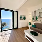 Mimosa Seafront - Free Parking Wi-fi Appartement *