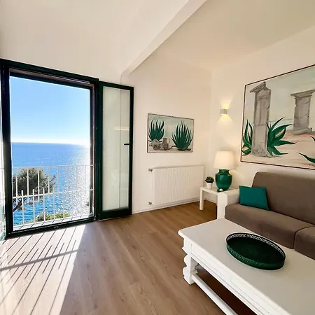 Mimosa Seafront - Free Parking Wi-fi Апартаменты *