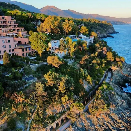 Апартаменты Mimosa Seafront - Free Parking Wi-fi Варацце