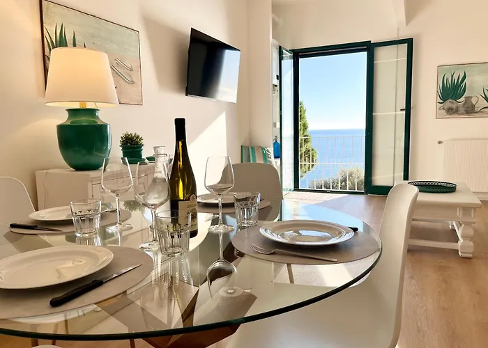 Mimosa Seafront - Free Parking Wi-fi Apartment Varraze